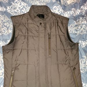 Banana Republic Puffer Vest in Small